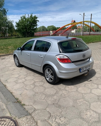 Opel Astra cena 10000 przebieg: 323000, rok produkcji 2006 z Płock małe 254